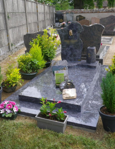 Viallet Pompes Funebres Allier Dompierre-sur-besbre monument